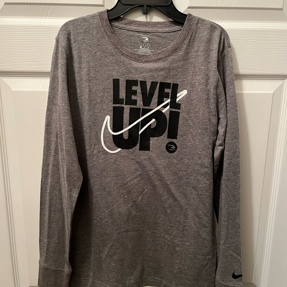 Boy’s Nike gray long sleeve tee
